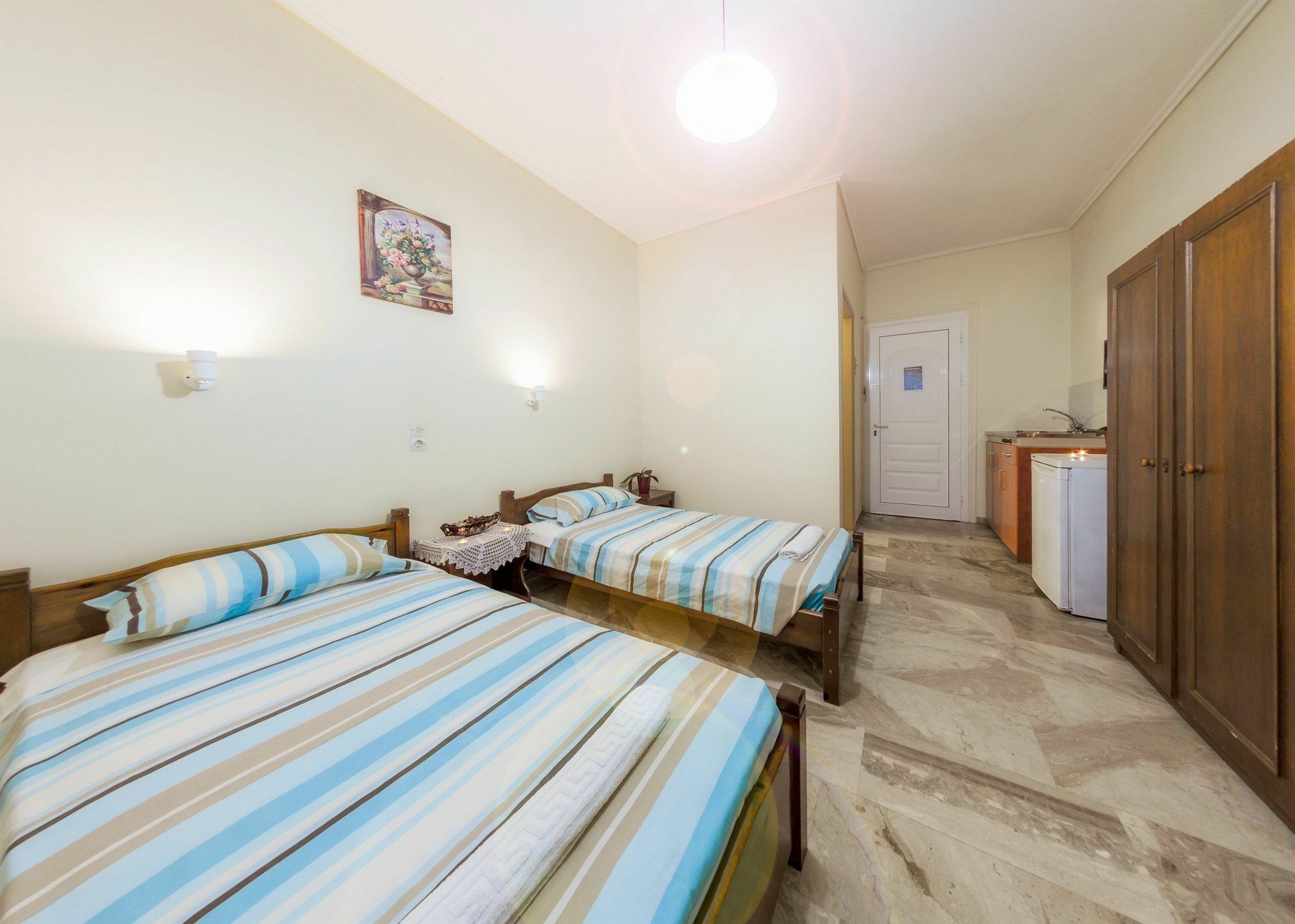 Borsalino Studios & Apartments Лаганас Екстериор снимка